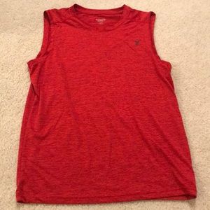 Sleeveless workout shirts (3)